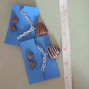 Handmade earring & bracelet set. Looks like your favourite chocolate truffle!